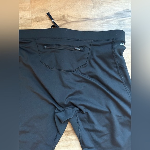 Nike Dri-fit Short Court Women’s Leggings in Black - Size M - Picture 3 of 4